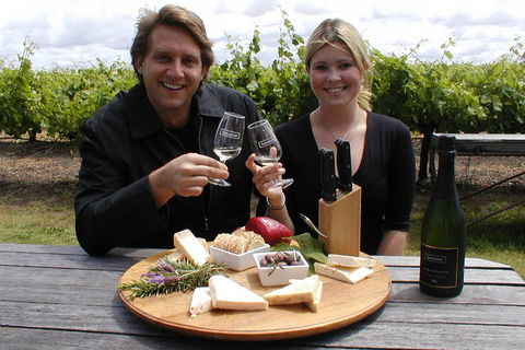 Swan Valley Tour From Perth: Wine, Beer And Chocolate Tastings - Restaurants Sydney 4